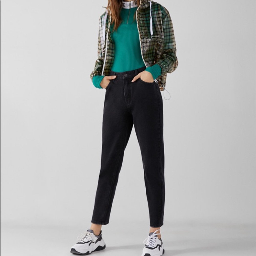 ⭐️ FINAL SALE ⭐️Bershka Mom Jeans black